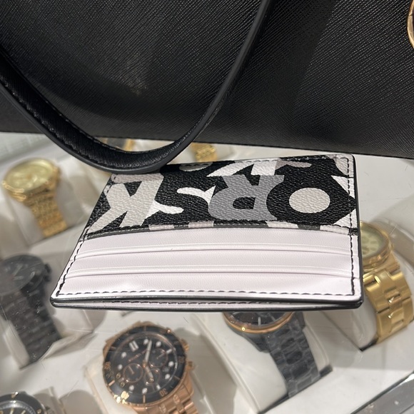 MICHAEL KORS MENS
Cooper Graphic Logo Tall Card Case
36S3LCOD2U
Black Multi NWT - Picture 14 of 16